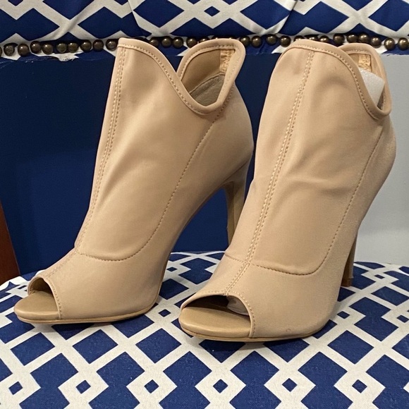 Nude beige peep toe ankle booties. NEW Ankle Boots & Booties - Picture 2 of 6